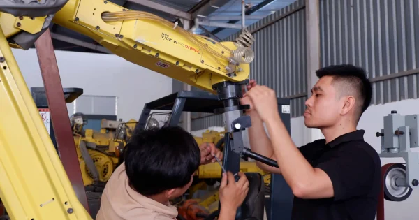 dich-vu-bao-tri-dinh-ky-robot-cong-nghiep Dịch vụ bảo trì định kỳ robot công nghiệp