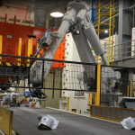 Dự Án Hệ Thống Chuyển Phôi Cho Line Máy Dập Liên Hoàn Bằng Robot
