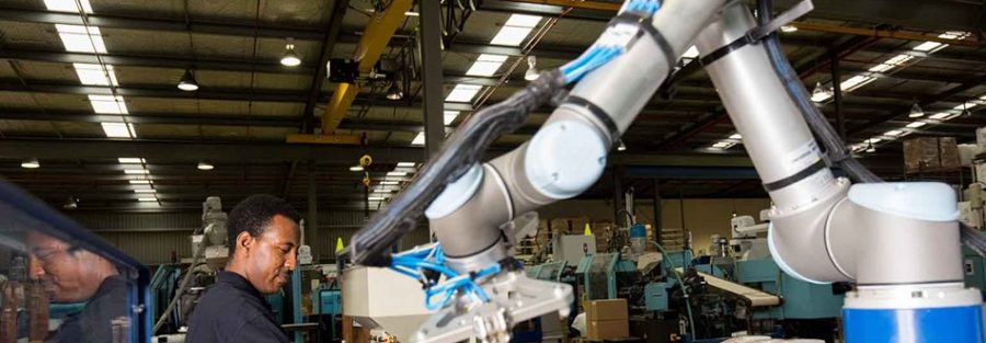 Cobot áp dụng vào nhà máy