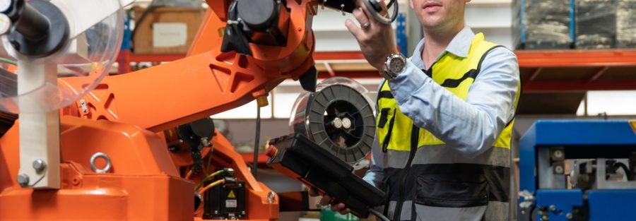 Bảo trì và sửa chữa tăng tuổi thọ robot công nghiệp