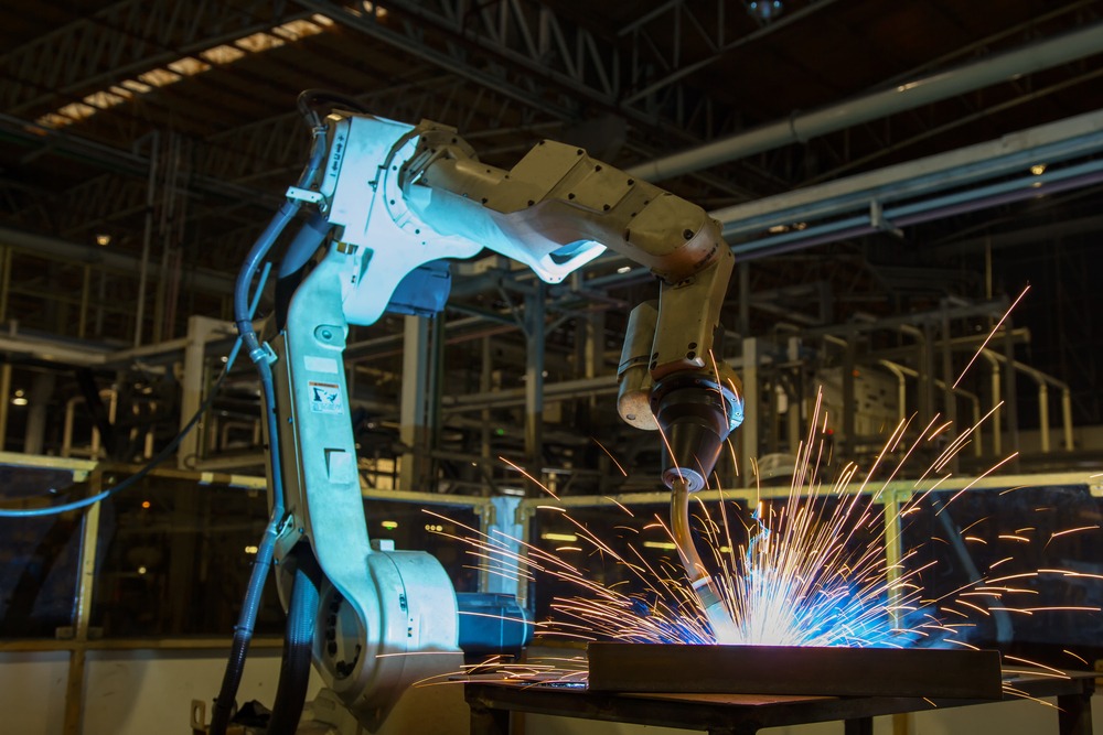 Lợi ích của robot hàn so với hàn thủ công 2 Tăng năng suất và giảm thời gian sản xuất