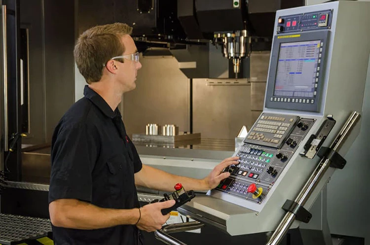 Kiểm tra và sửa chữa lỗi trong tủ điều khiển robot Fanuc