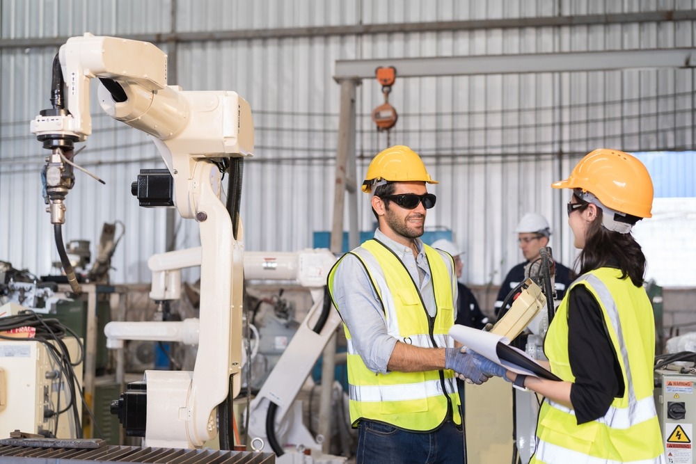 Bảo trì và sửa chữa tăng tuổi thọ robot công nghiệp 4 Đào tạo và nâng cao kỹ năng cho nhân viên