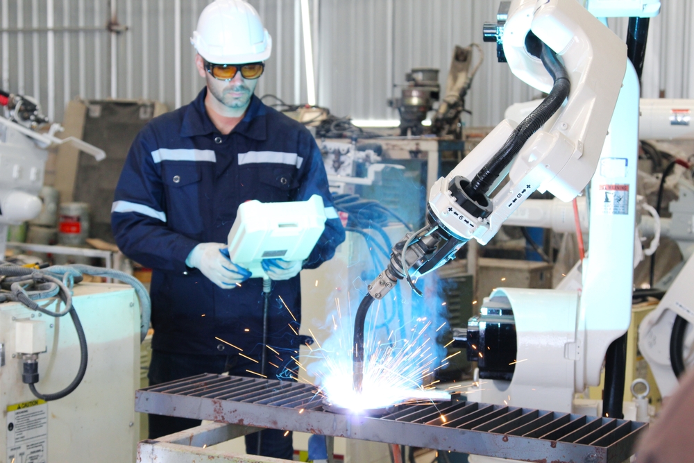 Quá trình robot hàn và các ứng dụng trong sản xuất