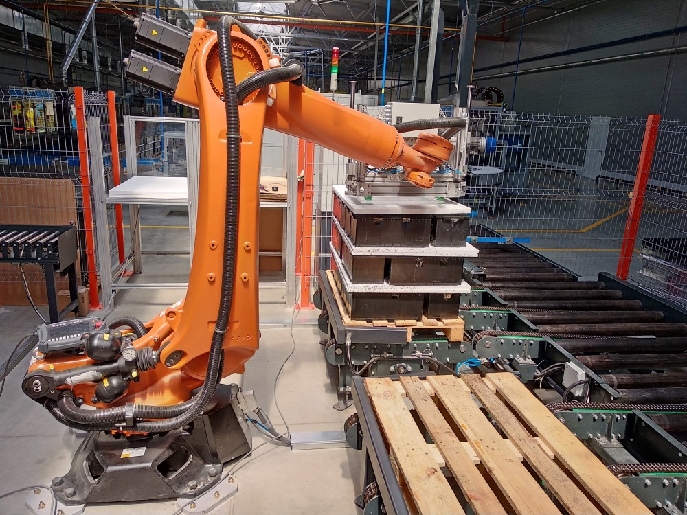 Giải pháp robot công nghiệp: Tối ưu hóa sản xuất cho doanh nghiệp 6 robot xep hang len pallet palletizing robot