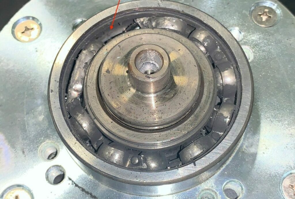 Các nguyên nhân phổ biến gây ra lỗi động cơ servo 3 tinh trang hong vong bi o dong co servo