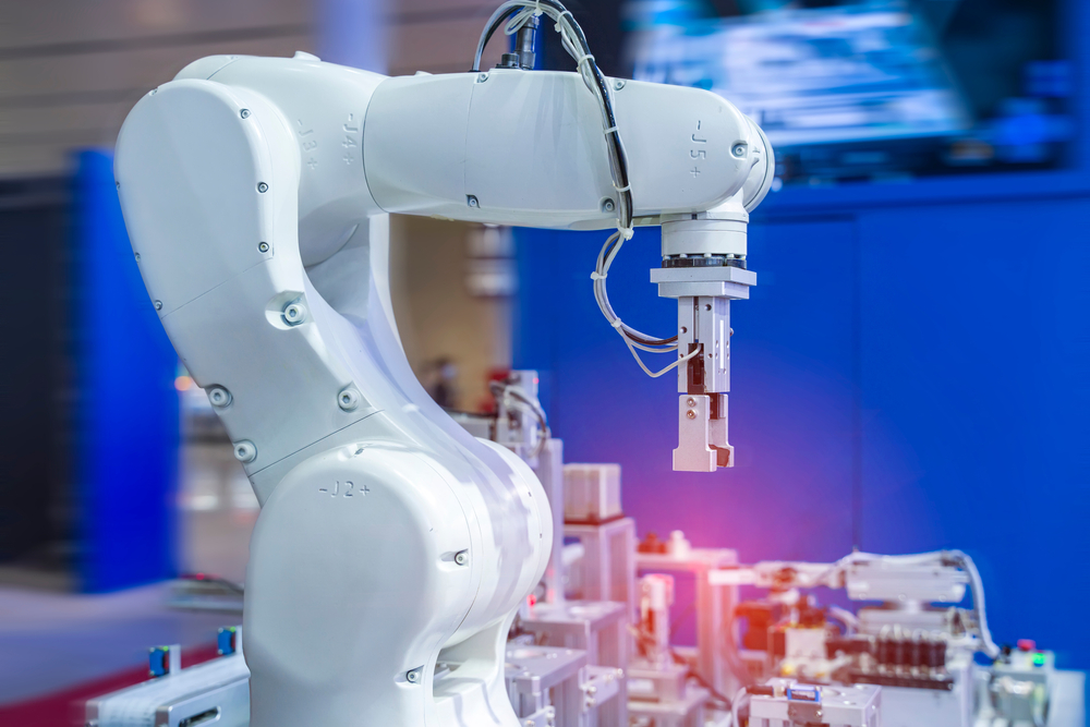 Động cơ servo bên trong trục của cánh tay robot