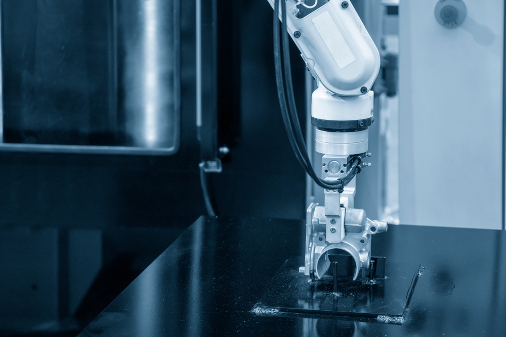 Robot gắp sản phẩm đúc trong chuyền đúc nhôm 2 Cánh tay robot xử lý các bộ phận đúc nhôm cho quá trình làm sạch