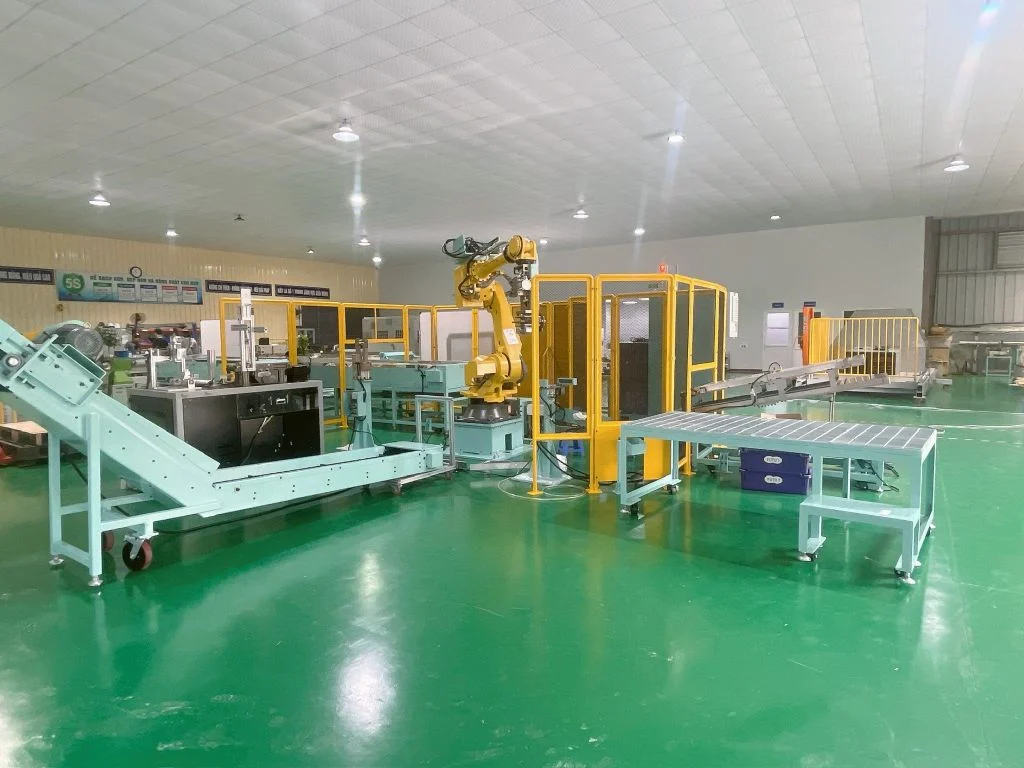Cấu tạo của cánh tay robot trong chuyền đúc nhôm hiện đại 2 Hệ thống robot công nghiệp gắp sản phẩm sau đúc trong chuyền đúc nhôm