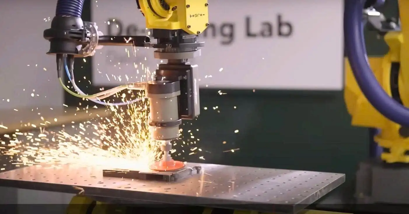 Cánh tay robot mài loại bỏ bavia và hoàn thiện bề mặt liên tục