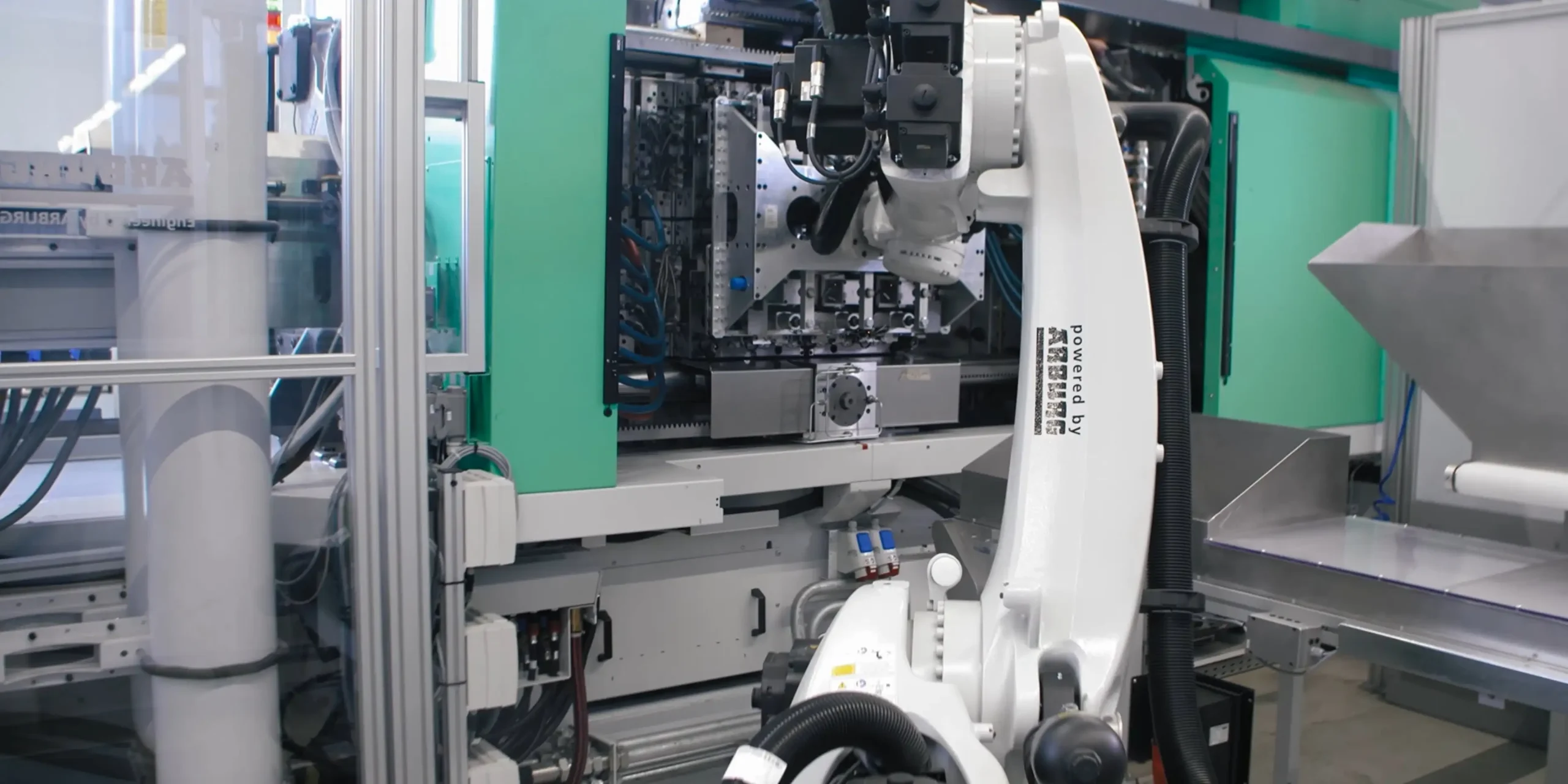 Robot công nghiệp giúp đảm bảo chất lượng sản phẩm