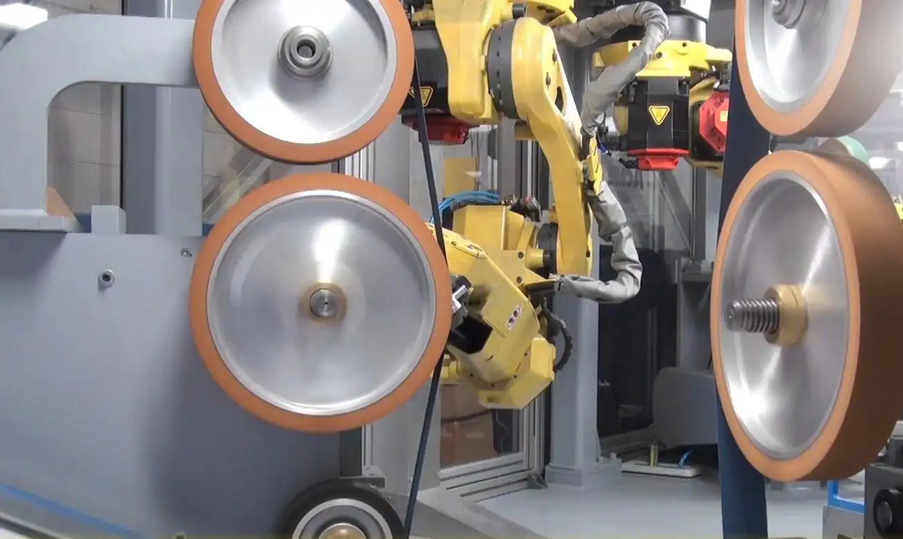 Robot đánh bóng tự động giúp bề mặt mịn đẹp hơn