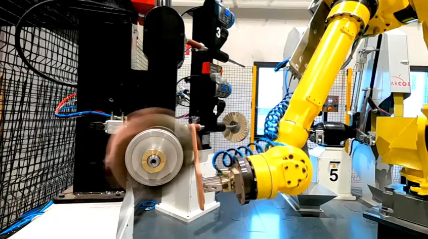 Phân biệt mài nhẵn và mài thô trong ứng dụng robot mài tự động 5 Tiêu chí lựa chọn giữa mài nhẵn và mài thô trong sản xuất
