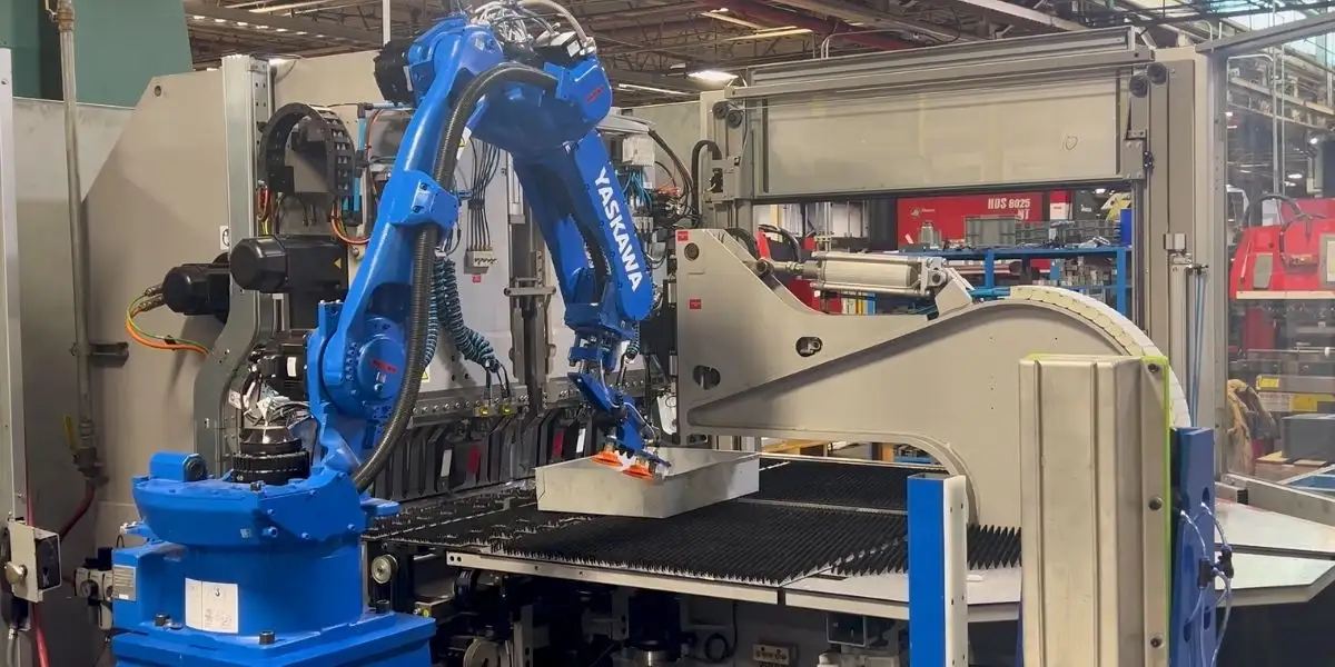 Dập kim loại là gì Ứng dụng và xu hướng phát triển trong sản xuất công nghiệp 4.0