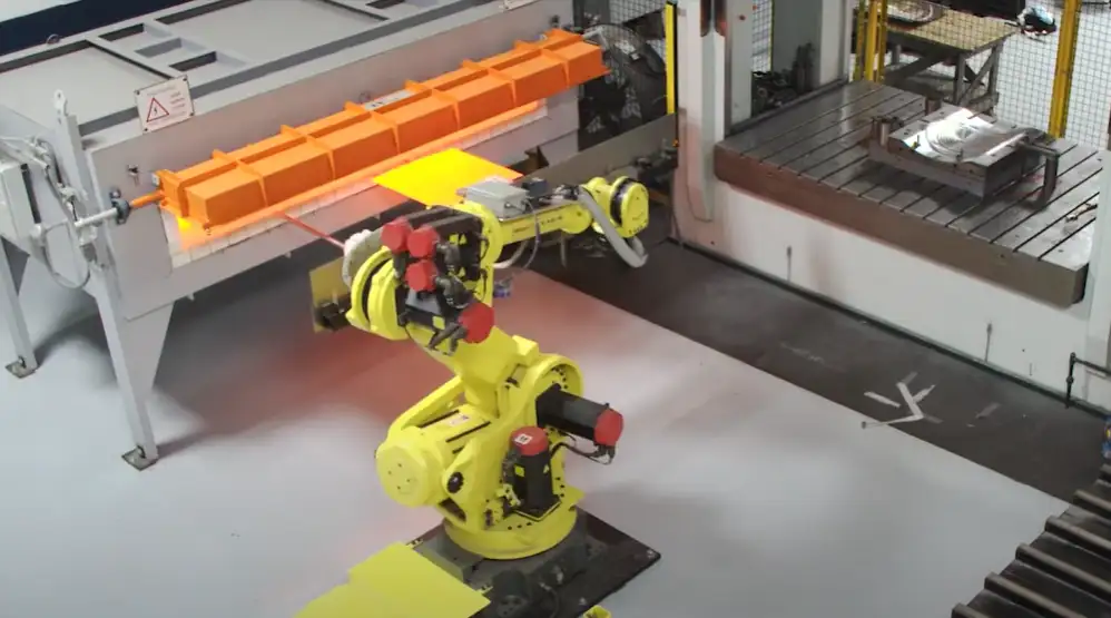 Robot thay thế con người trong những thao tác nguy hiểm, đảm bảo an toàn tối đa