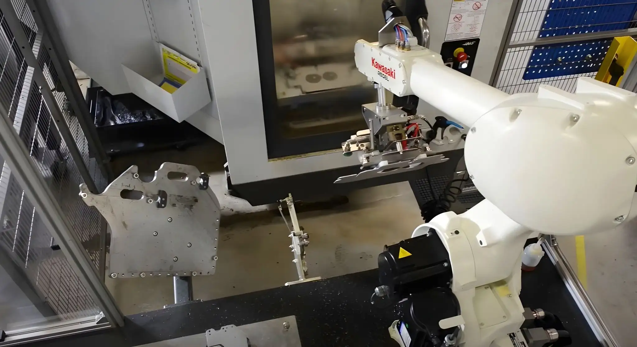 Cấp và lấy phôi tự động ổn định và linh hoạt bằng robot cho máy CNC