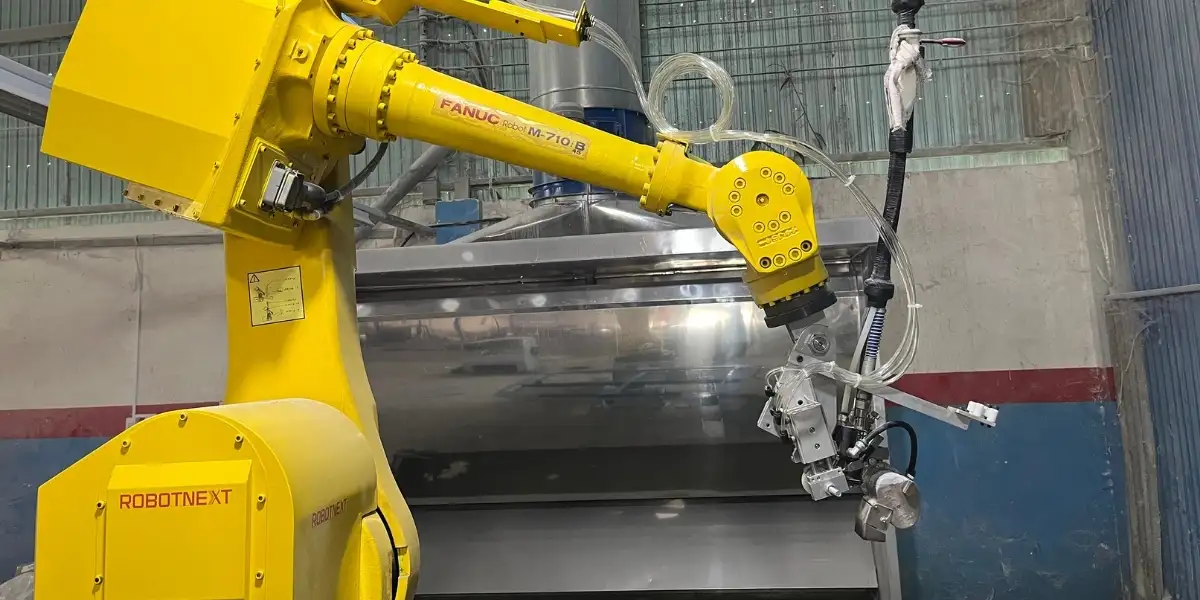 Công nghệ phun sợi FRP là gì? Lợi ích và ứng dụng 3 Robot được trang bị công nghệ phun sợi FRP tự động