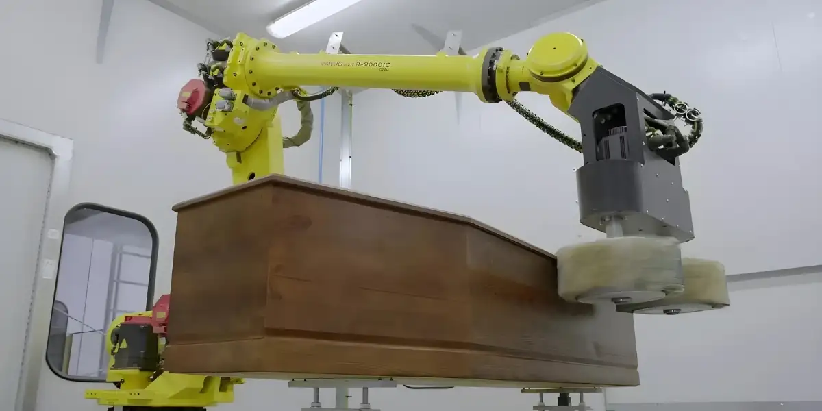 Ứng dụng robot đa ngành tạo ra tác động lớn trong sản xuất công nghiệp 4 Robot được ứng dụng trong mài và hoàn thiện bề mặt sản phẩm
