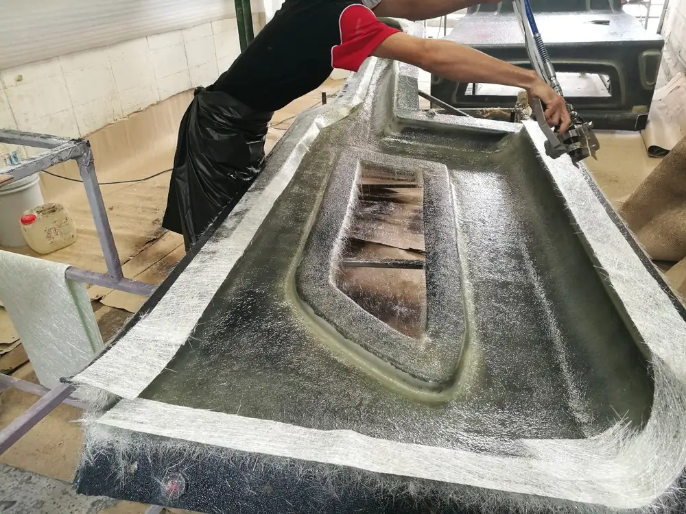 Tích hợp robot phun sợi FRP vào quá trình sản xuất