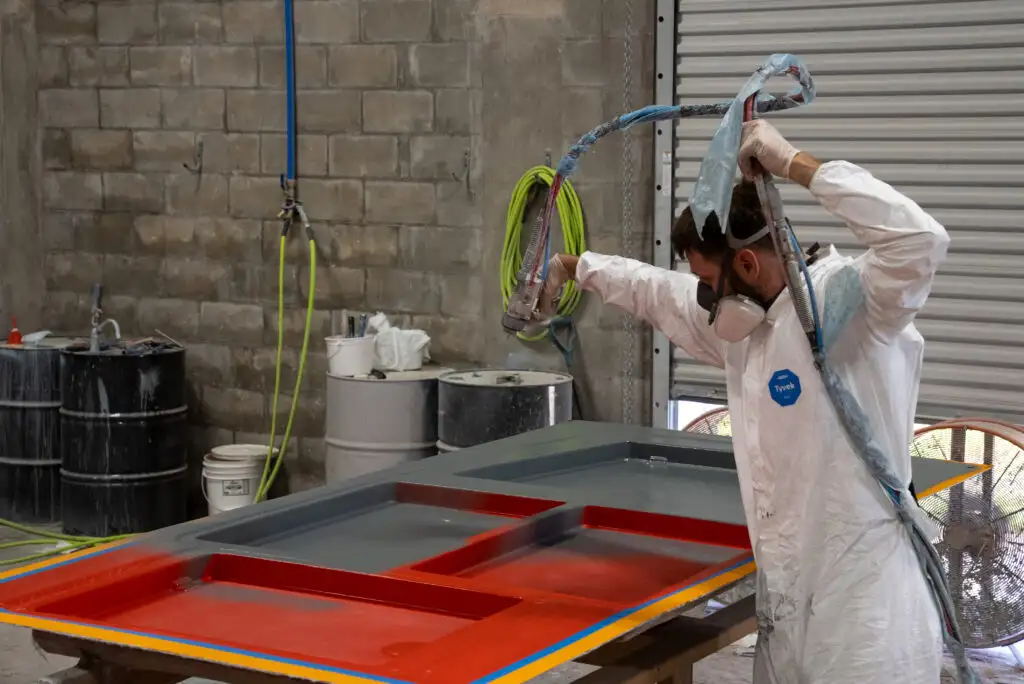 Ứng dụng phun gelcoat bảo vệ bề mặt sản phẩm