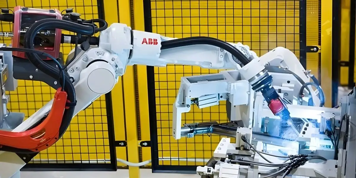 Cánh tay robot hàn MIG ABB