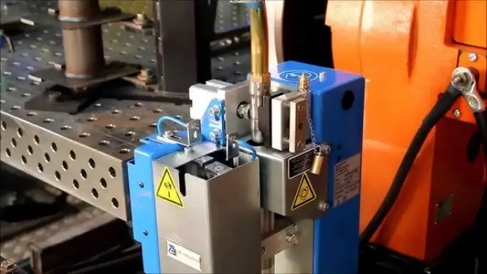 Hệ thống làm sạch và cắt dây mỏ hàn