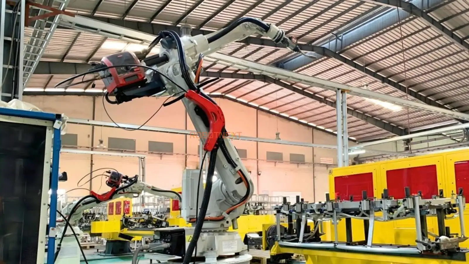 Hướng dẫn chi tiết lập trình robot hàn cơ bản cho doanh nghiệp mới 6 Hệ thống robot hàn công nghiệp được Robotnext thiết kế