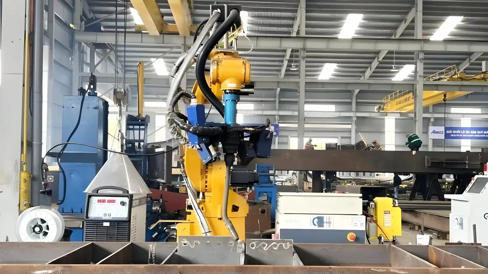 Hệ thống robot hàn kết cấu thép tự động