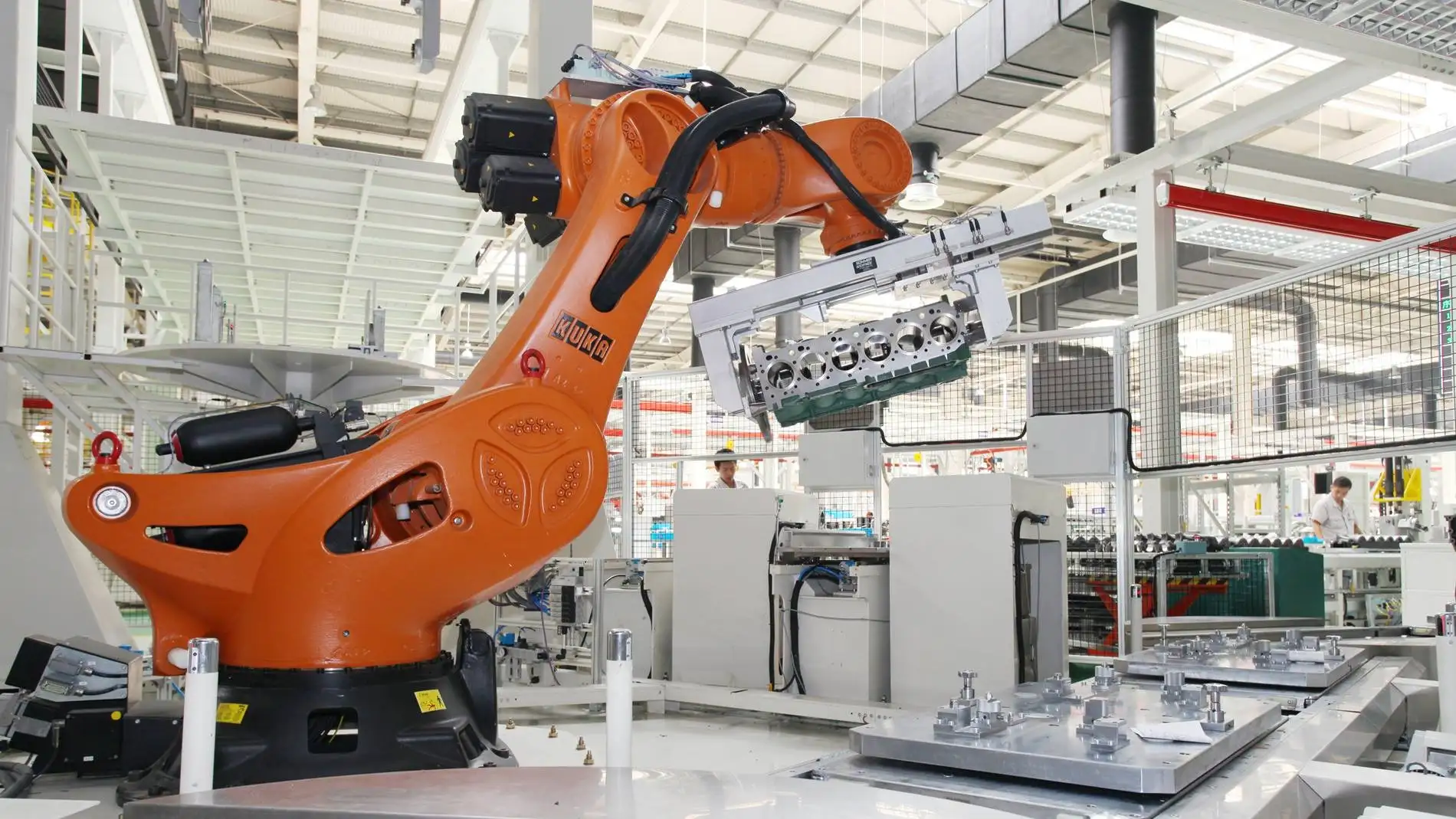 Dẫn đầu giải pháp tự động hóa với robot công nghiệp Kuka