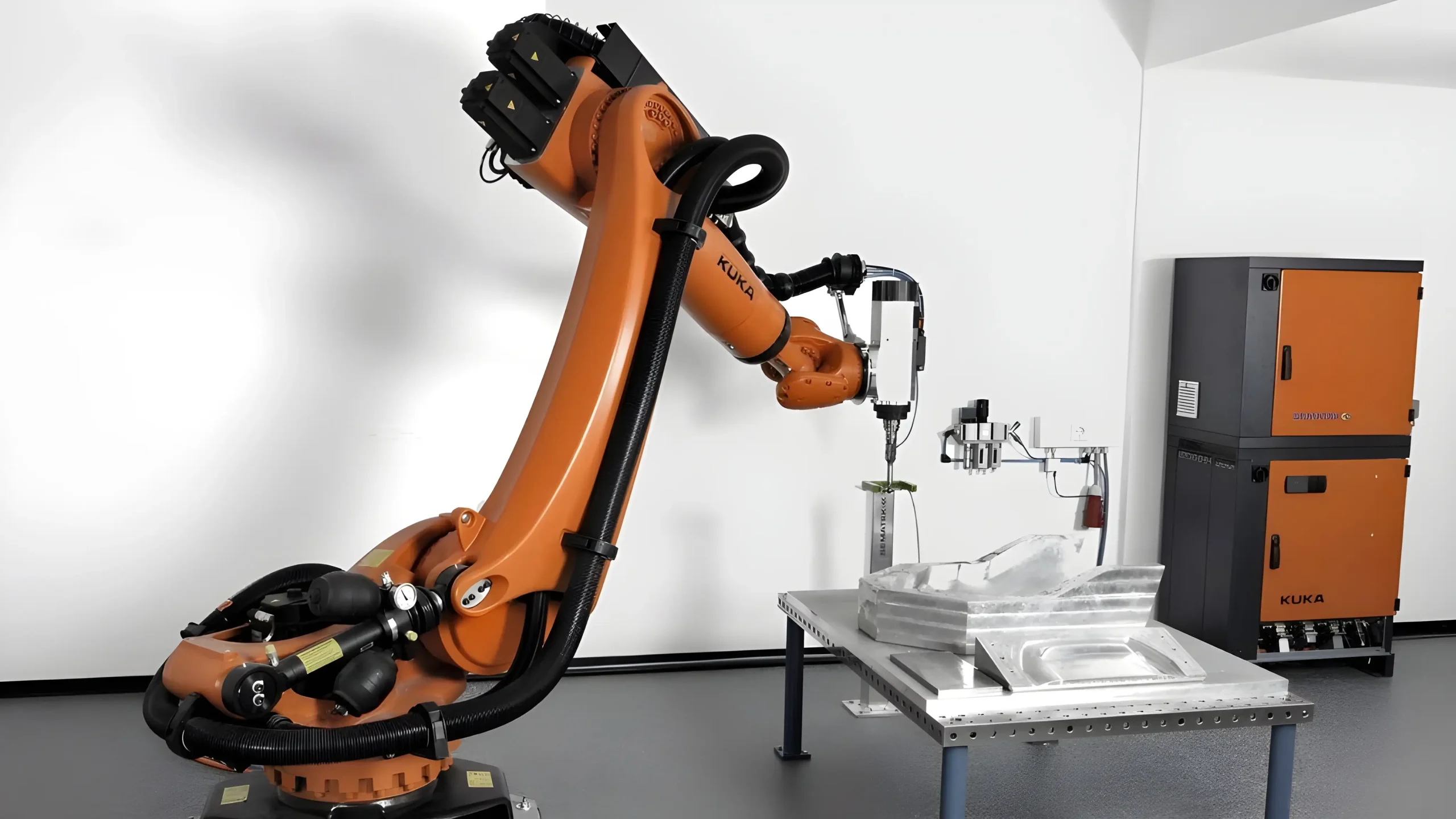 Dẫn đầu giải pháp tự động hóa với robot công nghiệp Kuka