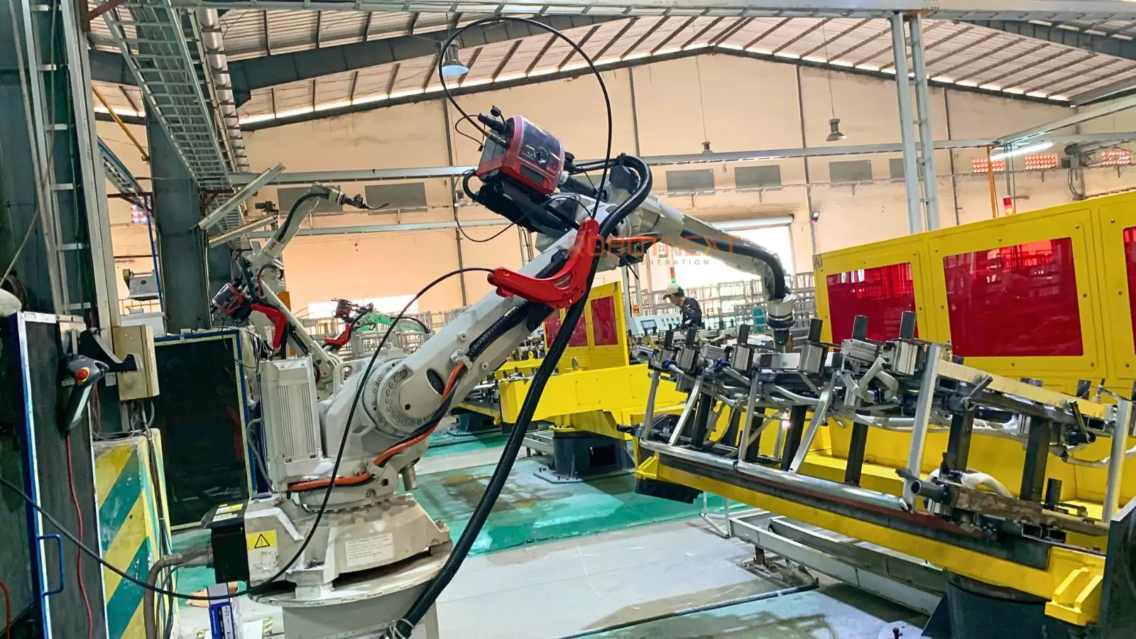 Robot hàn ABB với cấu trúc cánh tay linh hoạt